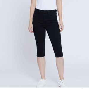 SEVEN 7 JEANS HIGH RISE CURVY SKIMMER CROP JEANS P